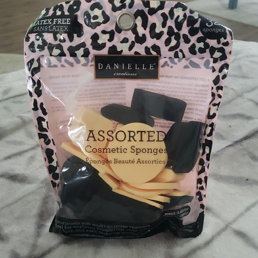 Assorted Cosmetic Sponges - Black and Cream - Picture 2 of 2